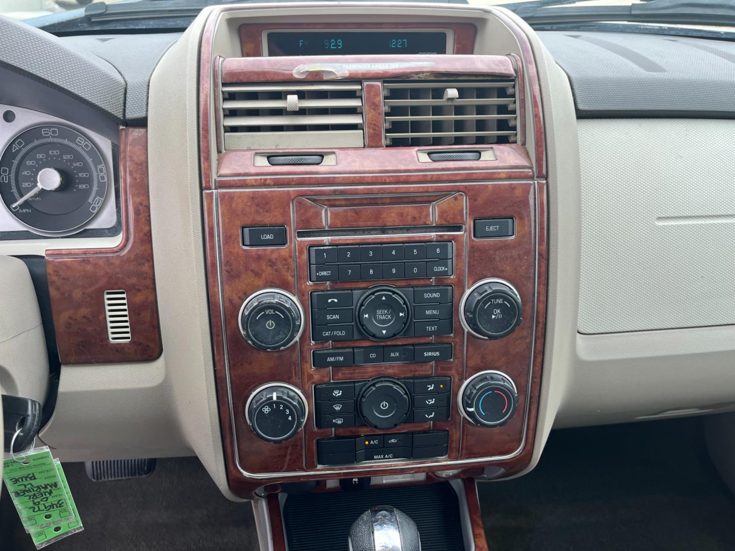 2009 SILVER /gray Mercury Mariner V6 2WD (4M2CU81G49K) with an 3.0L V6 engine, 6-Speed Automatic transmission, located at 14700 Tomball Parkway 249, Houston, TX, 77086, (281) 444-2200, 29.928619, -95.504074 - Photo#15